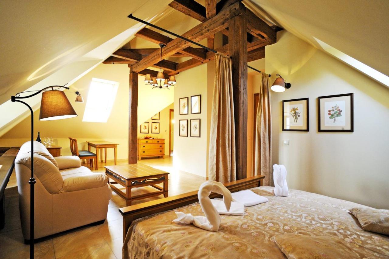 Hotel Kristin Hradek Ντέτσιν Εξωτερικό φωτογραφία