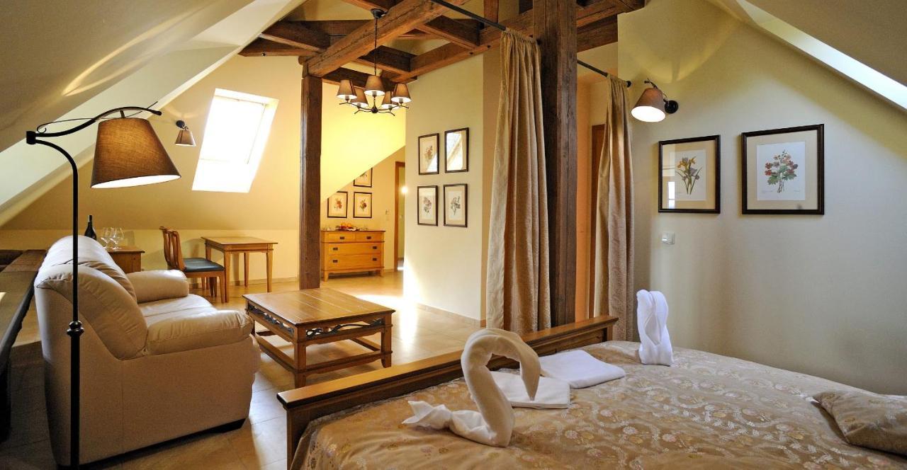 Hotel Kristin Hradek Ντέτσιν Εξωτερικό φωτογραφία