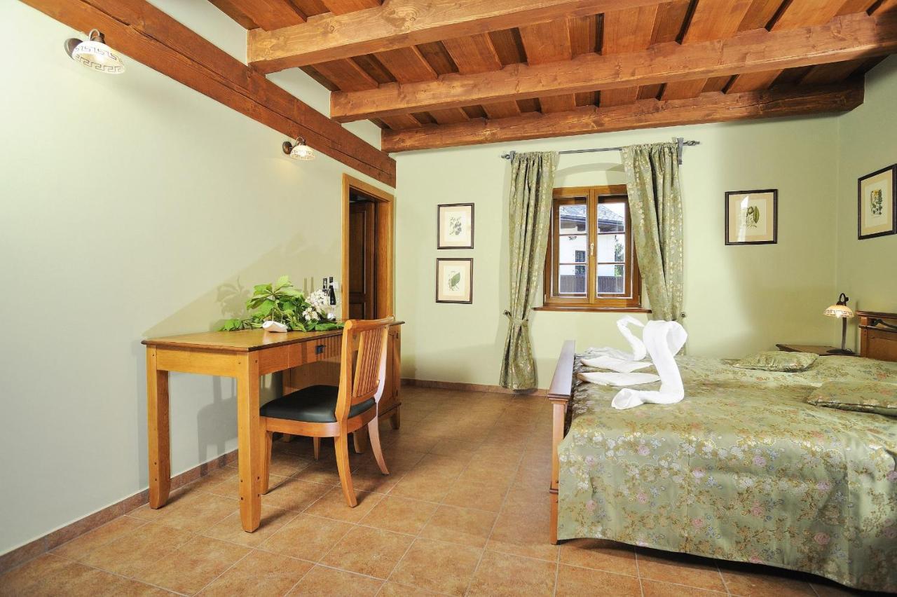 Hotel Kristin Hradek Ντέτσιν Εξωτερικό φωτογραφία