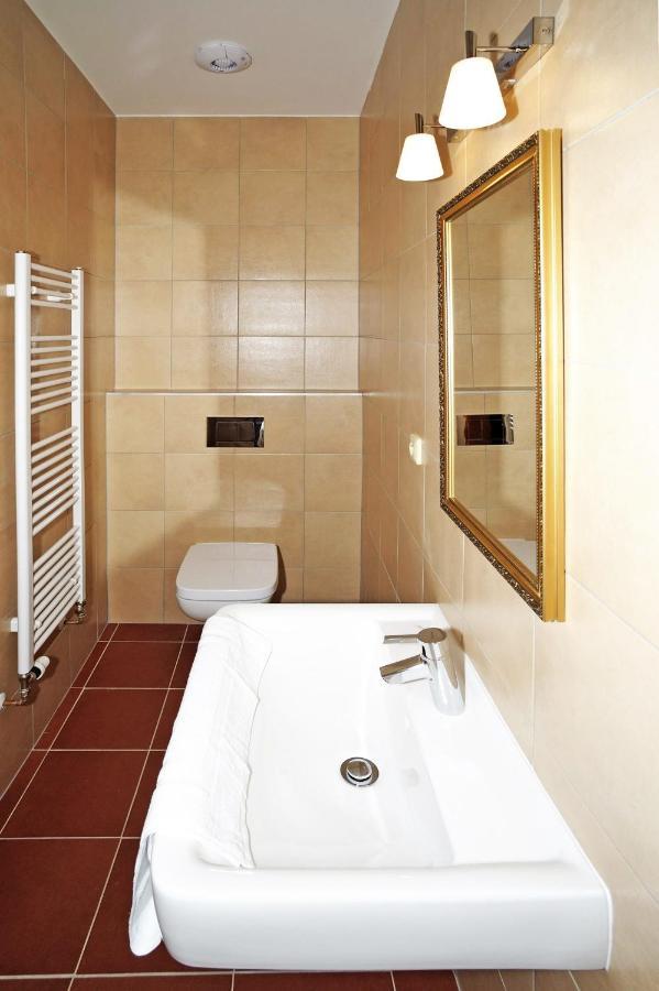Hotel Kristin Hradek Ντέτσιν Εξωτερικό φωτογραφία