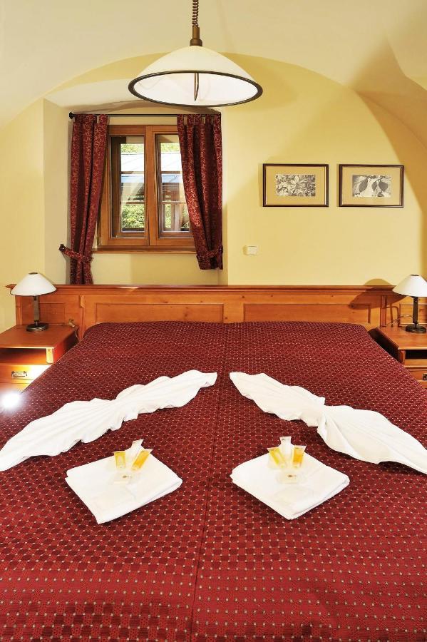 Hotel Kristin Hradek Ντέτσιν Εξωτερικό φωτογραφία